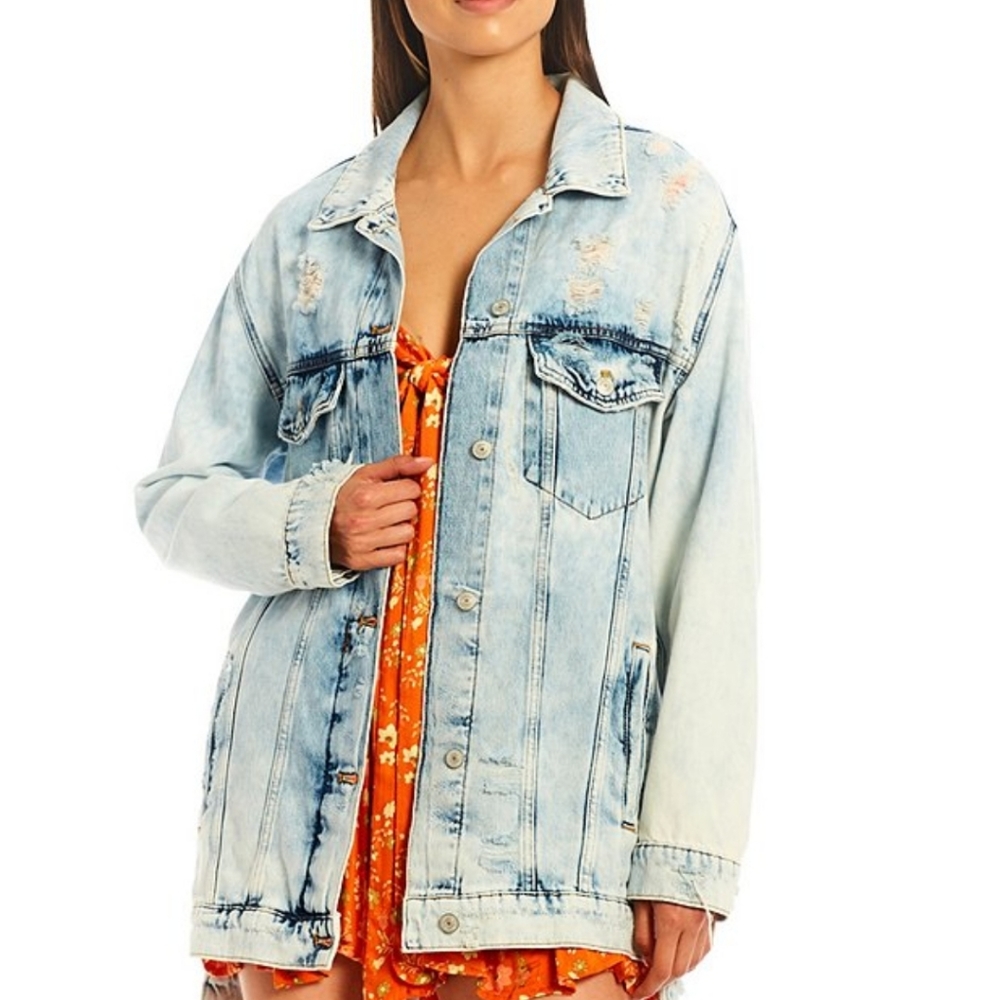 Free PeopleDestroyed Long Sleeve Point Collar Denim Statement Jacket Siz…